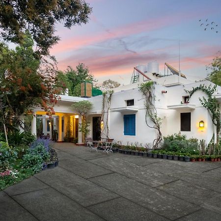 Lutyens Bungalow Нью-Дели Экстерьер фото