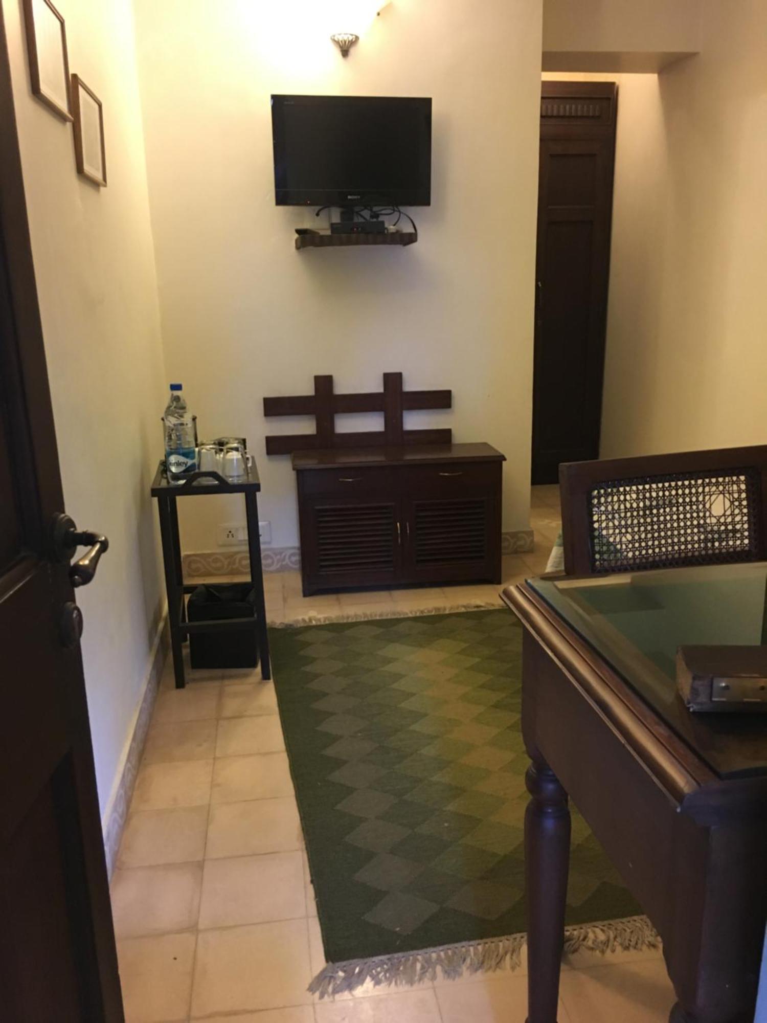 Lutyens Bungalow Нью-Дели Экстерьер фото