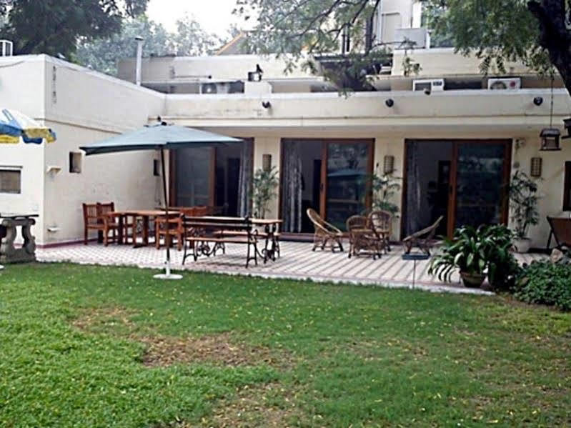 Lutyens Bungalow Нью-Дели Экстерьер фото