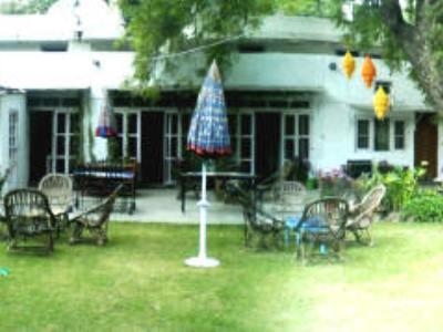 Lutyens Bungalow Нью-Дели Экстерьер фото